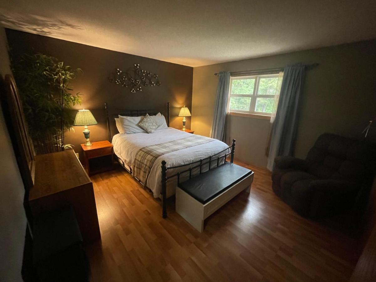 Blaeberry Valley Vacation Rentals Голдън Екстериор снимка