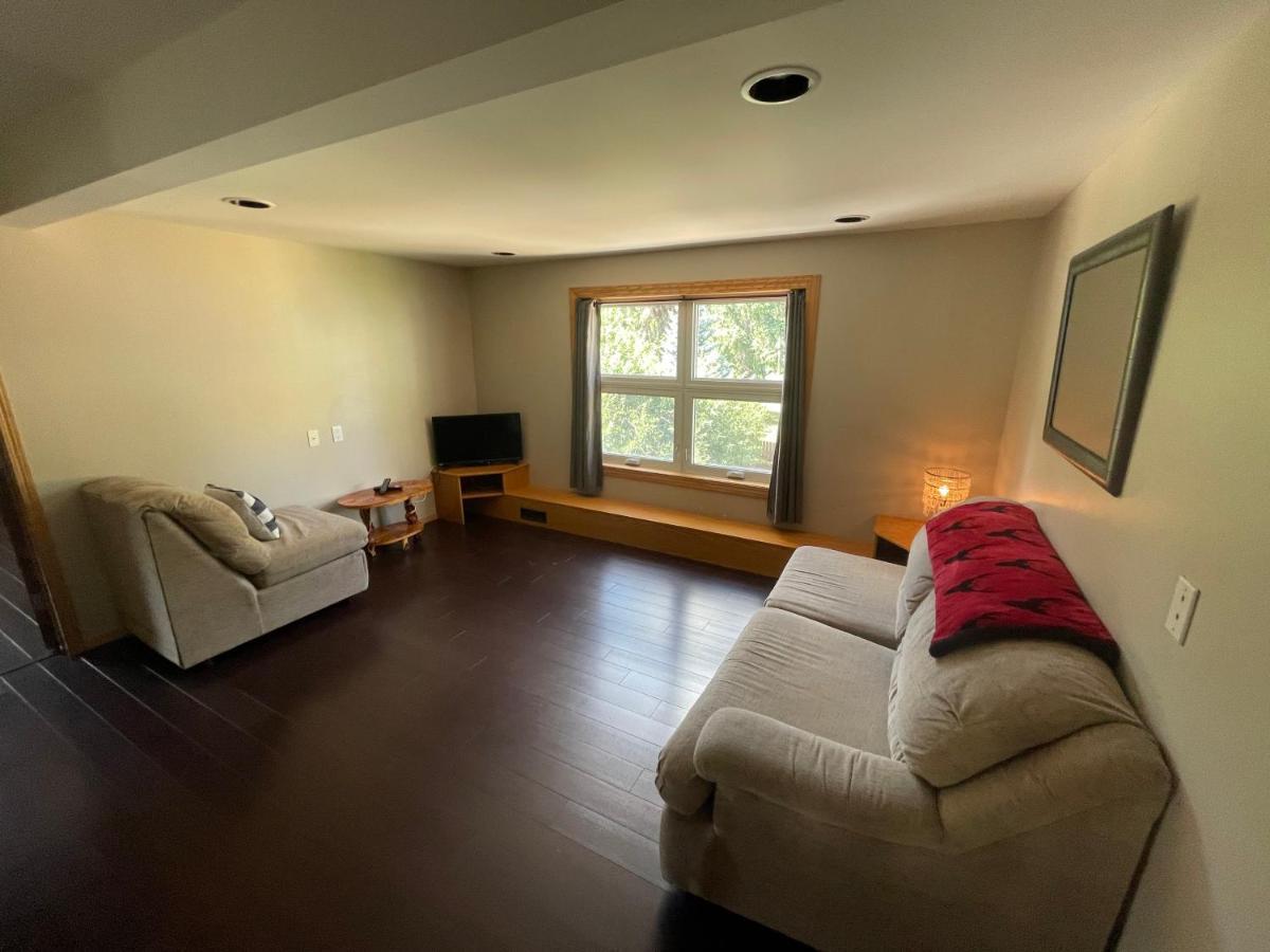 Blaeberry Valley Vacation Rentals Голдън Екстериор снимка