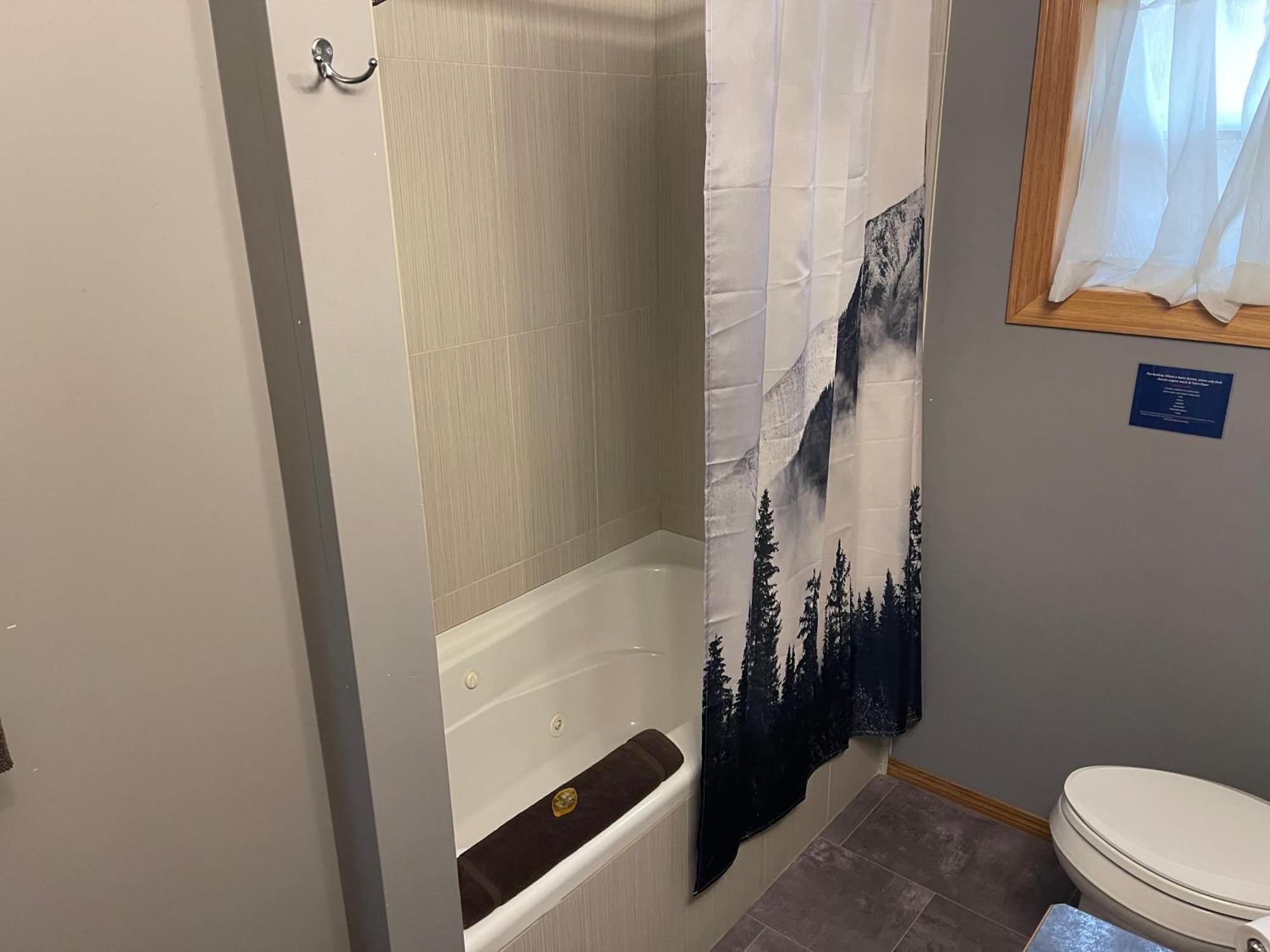 Blaeberry Valley Vacation Rentals Голдън Екстериор снимка