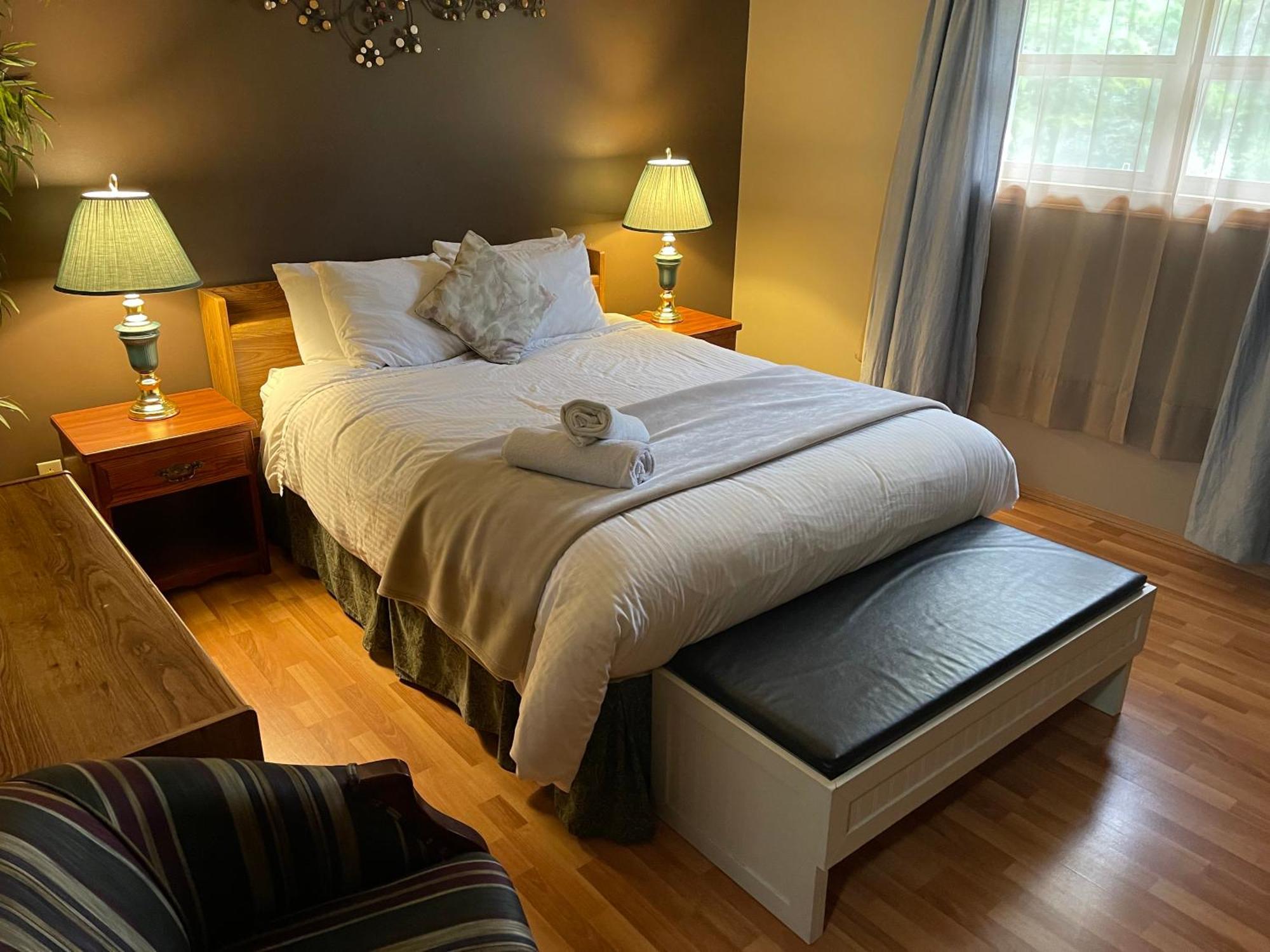 Blaeberry Valley Vacation Rentals Голдън Екстериор снимка