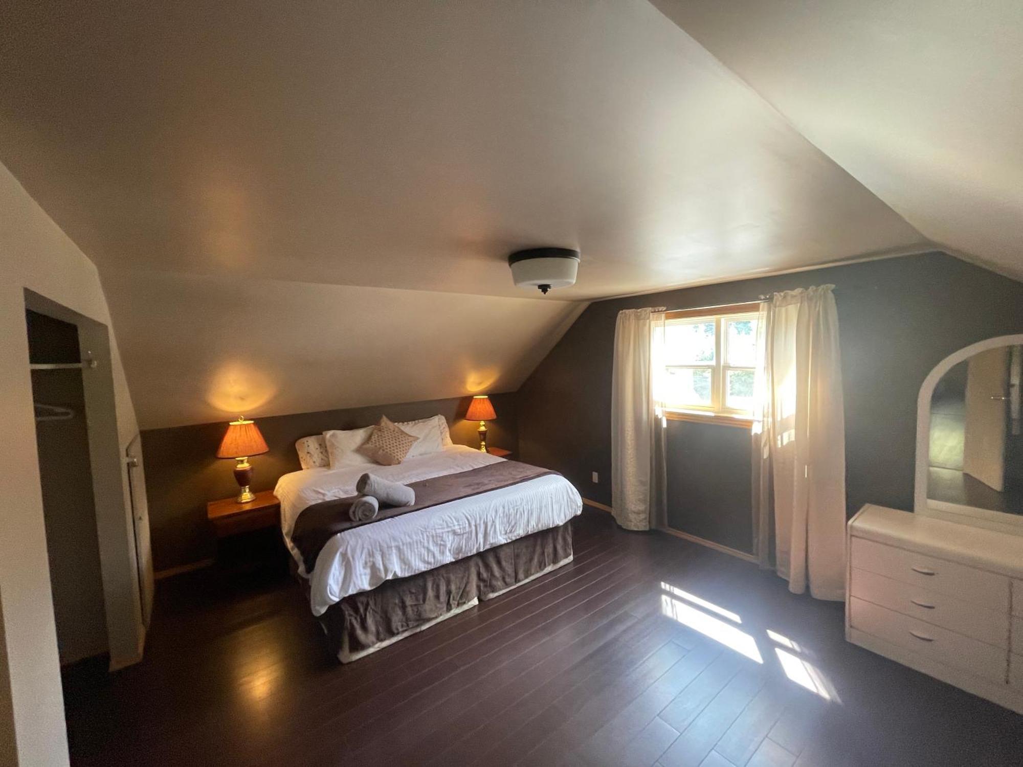 Blaeberry Valley Vacation Rentals Голдън Екстериор снимка