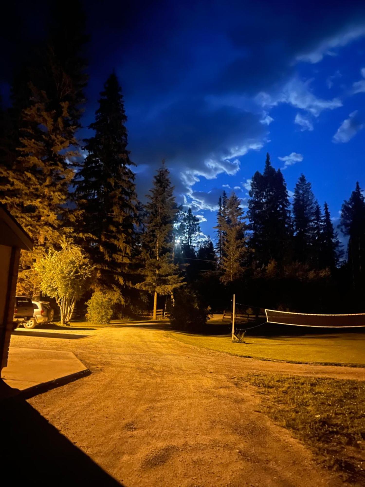 Blaeberry Valley Vacation Rentals Голдън Екстериор снимка