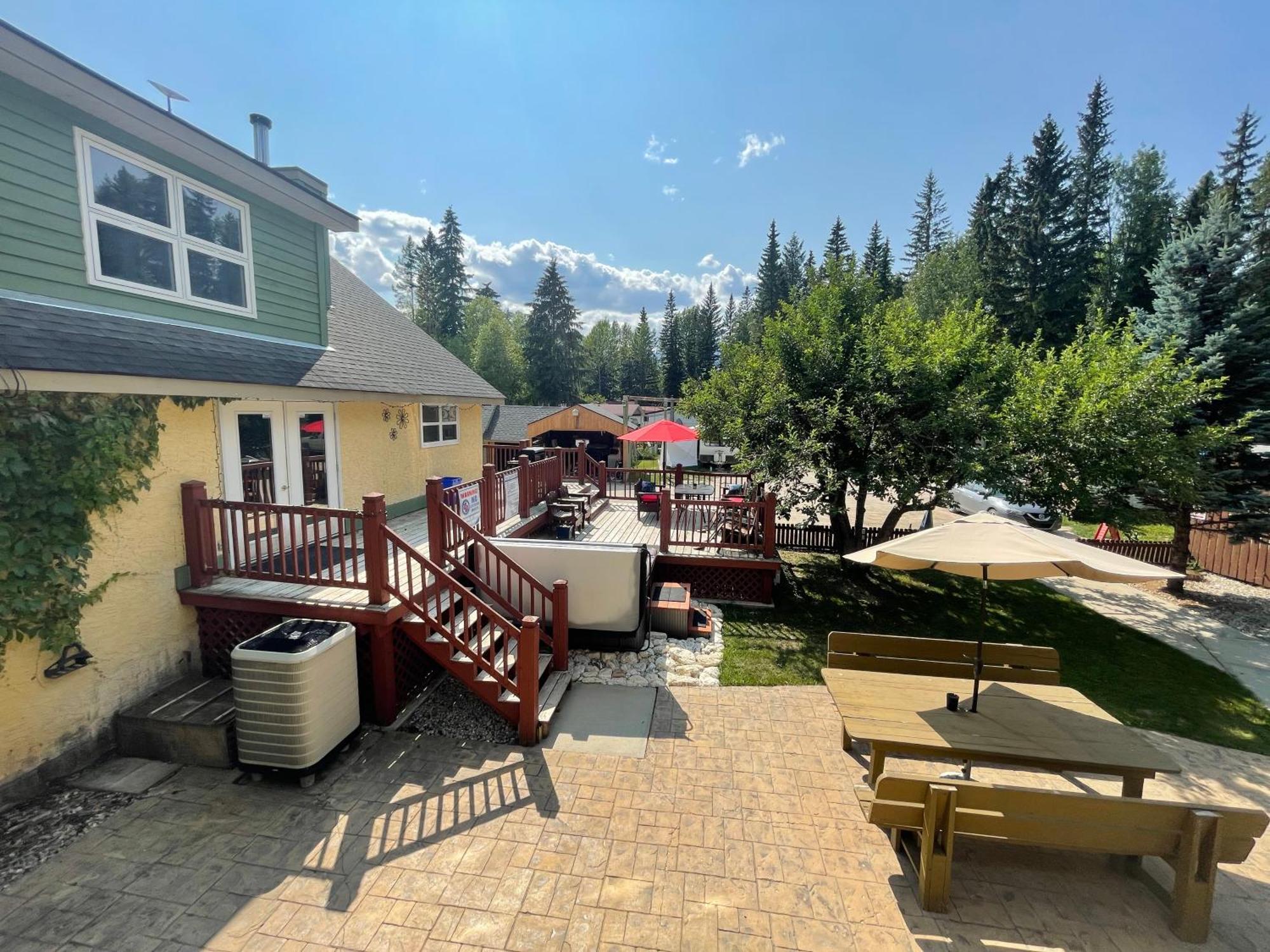 Blaeberry Valley Vacation Rentals Голдън Екстериор снимка